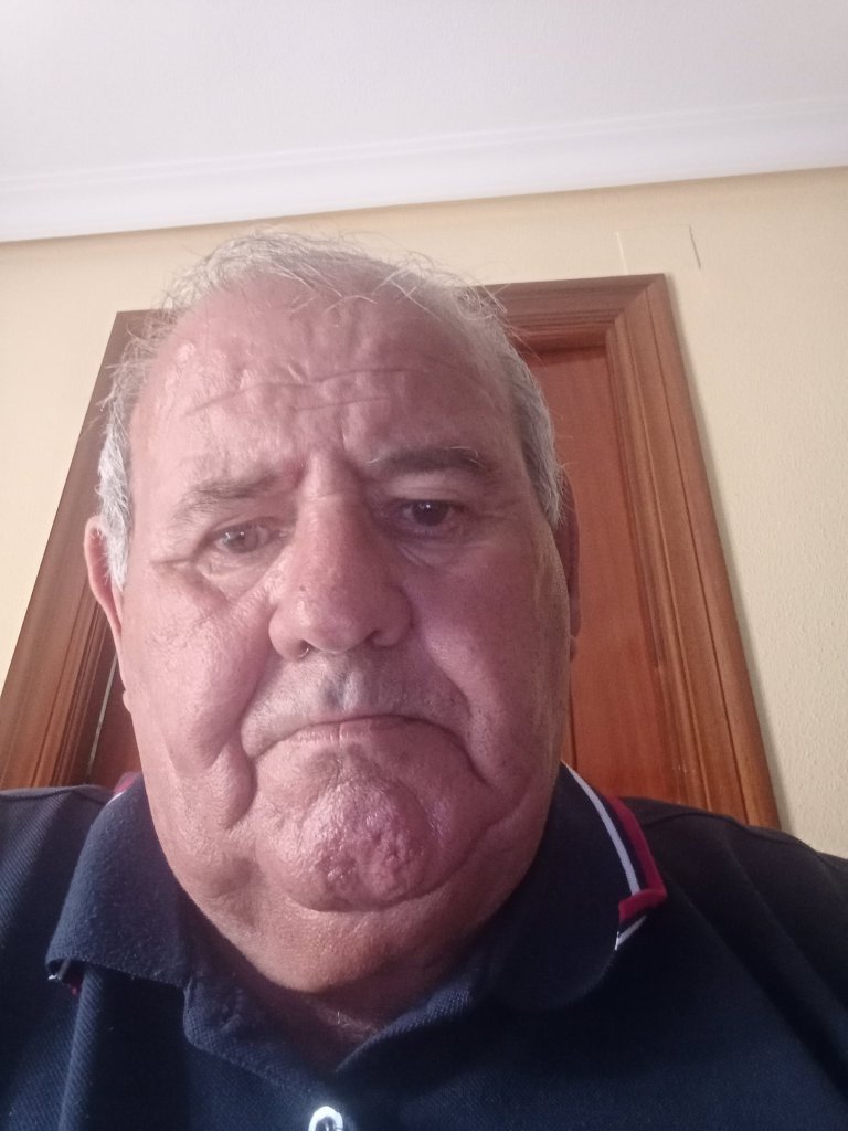 Imagen de Me gusta conocer personas para salir de viaje comer juntos.hscer senderismo y ma