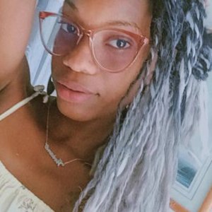Yanira04